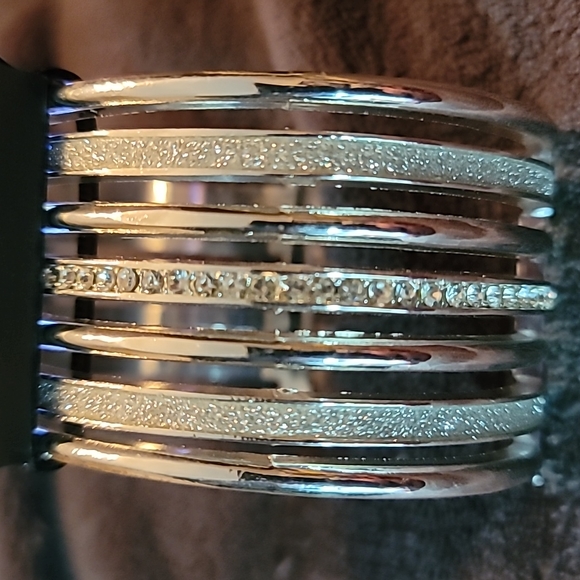 Fashion Accents Bracelet - Picture 2 of 4